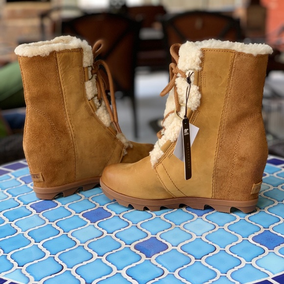 SOLD New Sorel Joan of Arctic - Picture 7 of 7